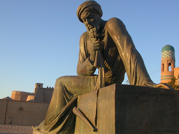 Foto: Denkmal des Abu Dscha'far Muhammad ibn Musa al.
