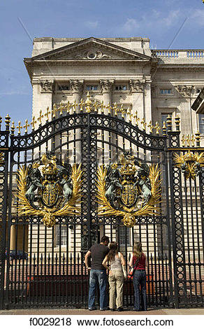 Pictures of England, London, Buckingham Palace, gate f0029218.