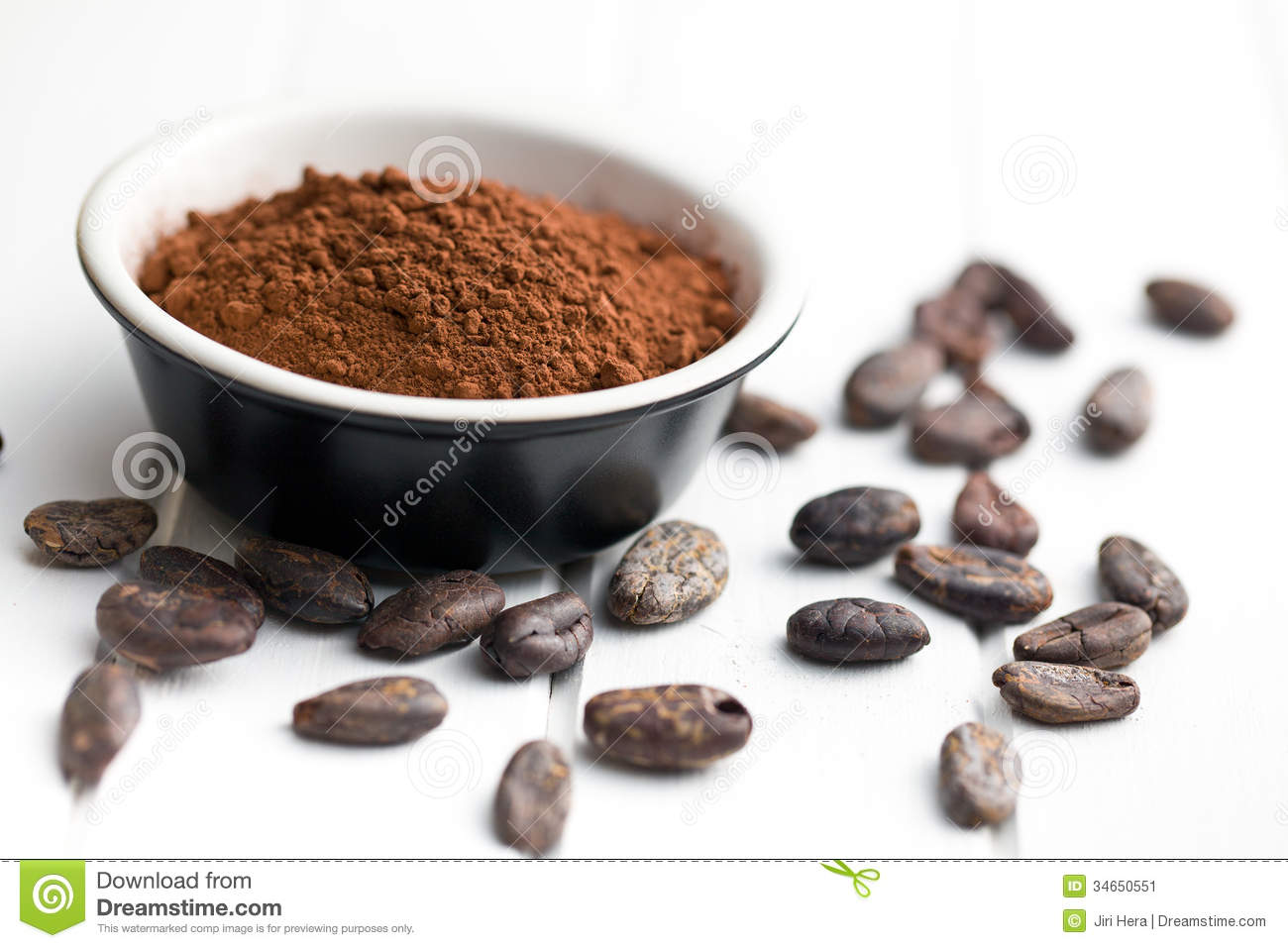 Kakaopulver Und Kakaobohnen Stockbild.