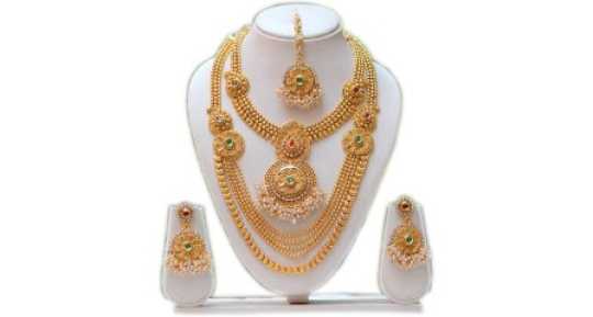 Malabar Gold And Diamonds Jewellery.