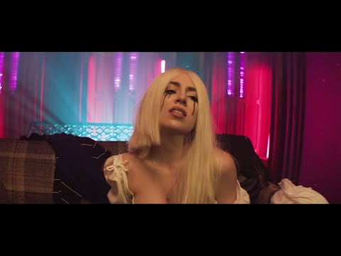 Ava Max.