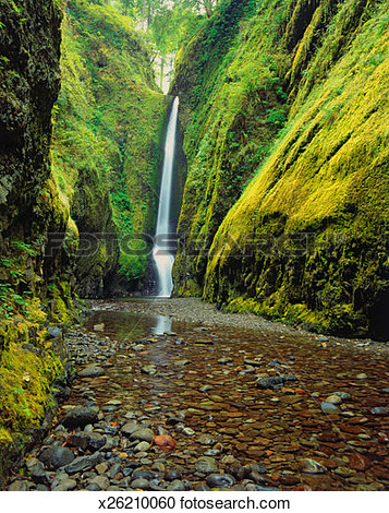 Columbia river gorge clipart.