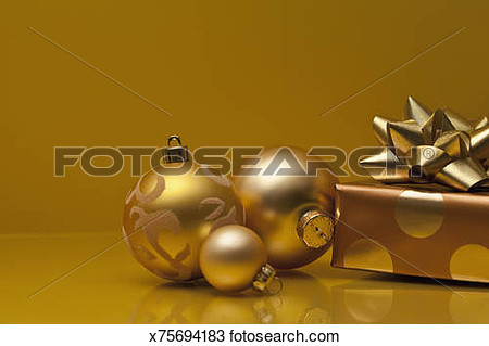 Christmas Gifts Silver And Gold Clipart.