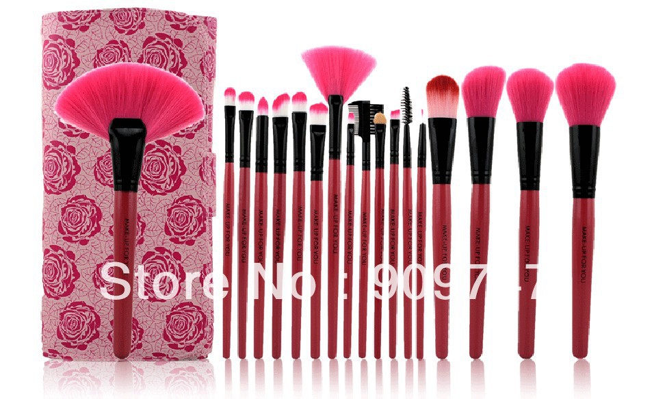 Pink Makeup Brushes Set.