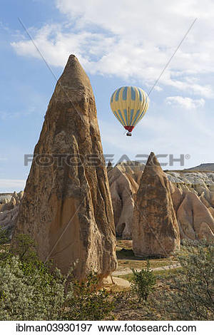 Picture of "Hot air balloon, Fairy Chimneys, tufa formations.