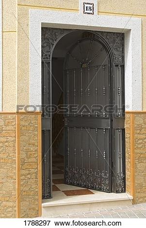 Picture of Traditional Spanish House Entrance 1788297.