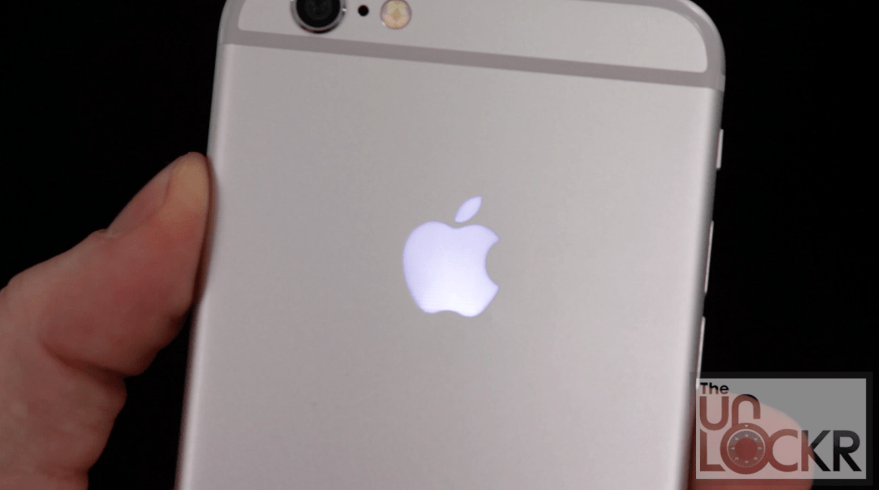 Iphone 6 blinking apple Logos.