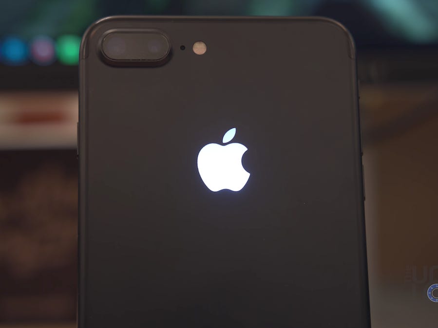 How to give your iPhone 7 a glowing Apple logo.