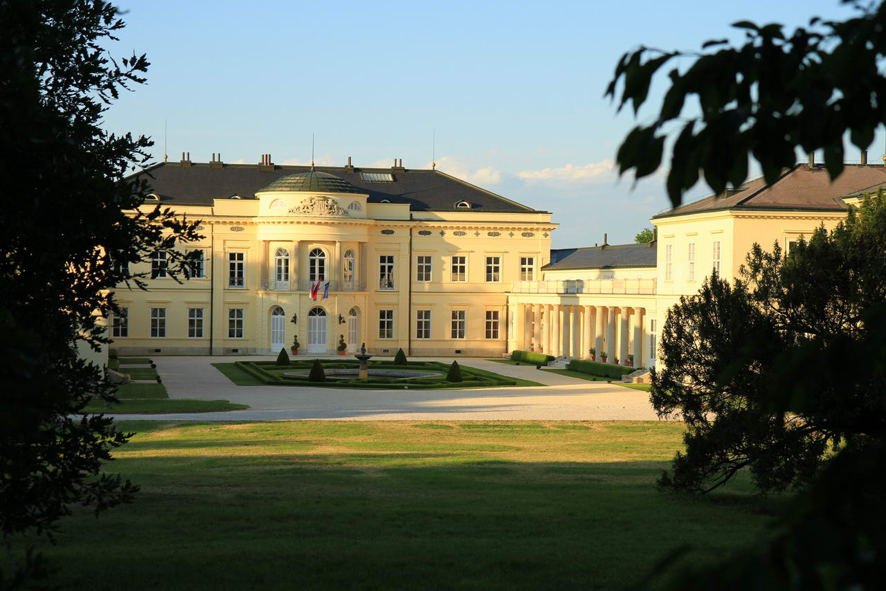 Károlyi Castle.