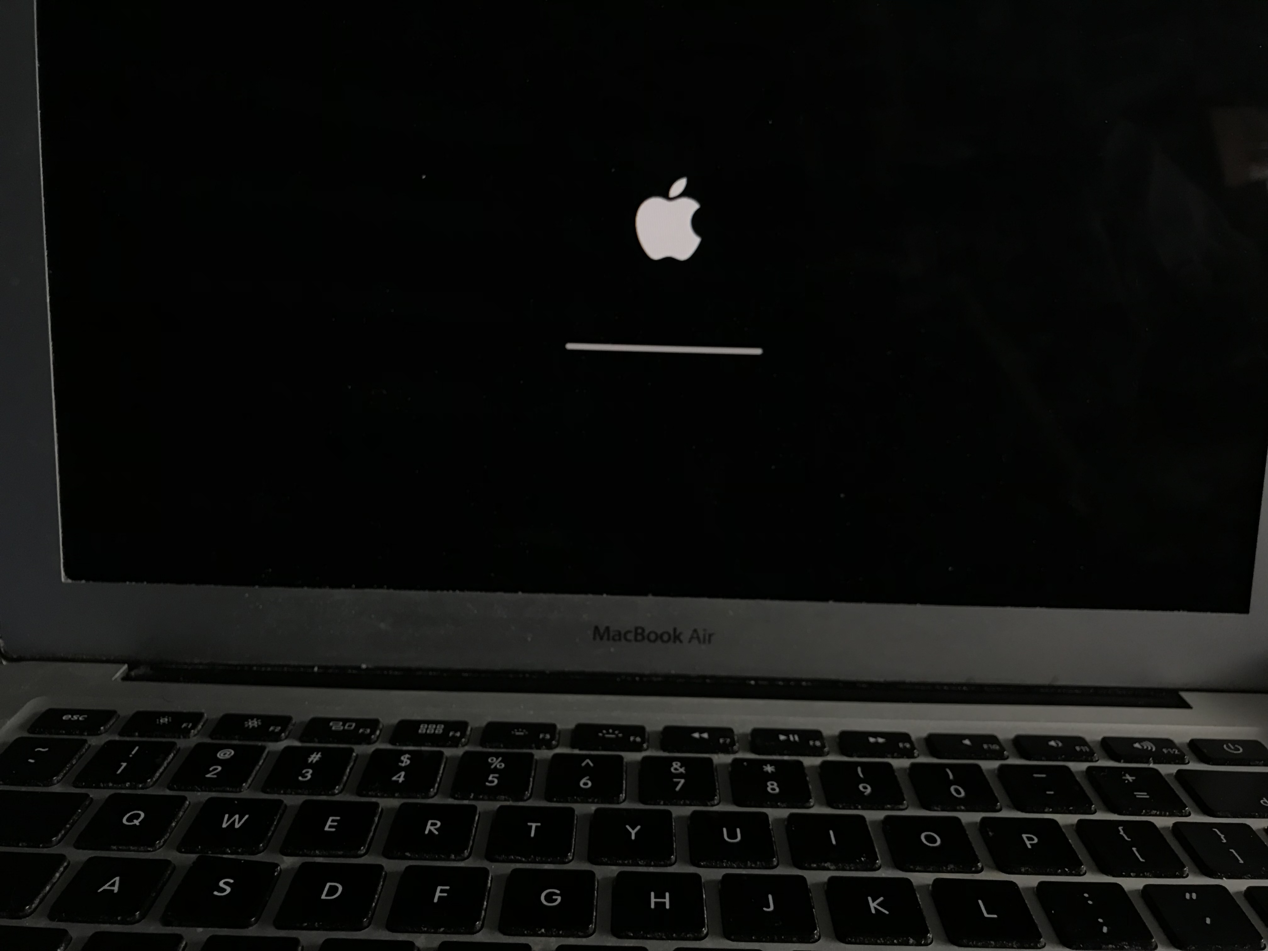 my macbook pro won t shut down