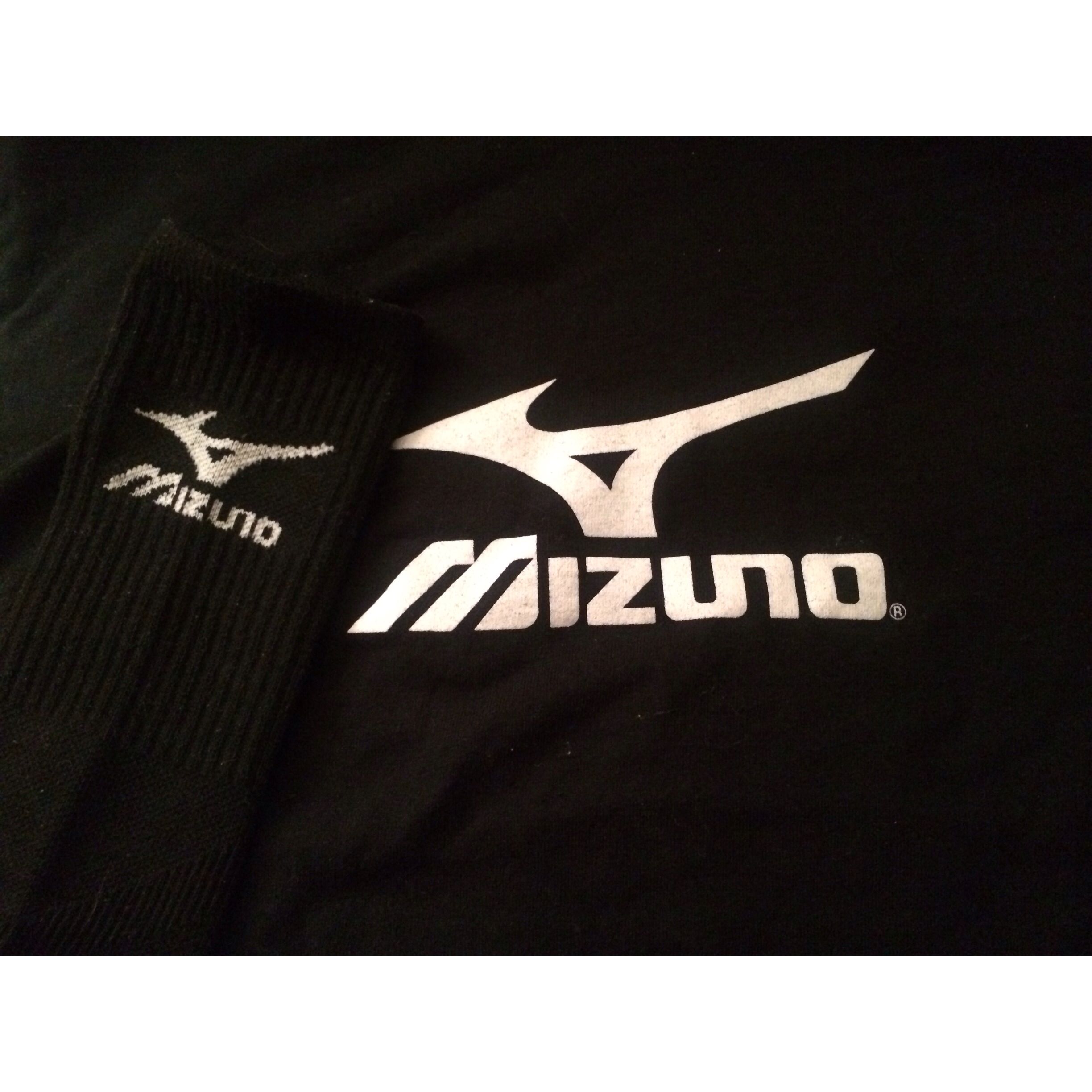 6 Get a picture of the logo: The #Mizuno logo on my socks.