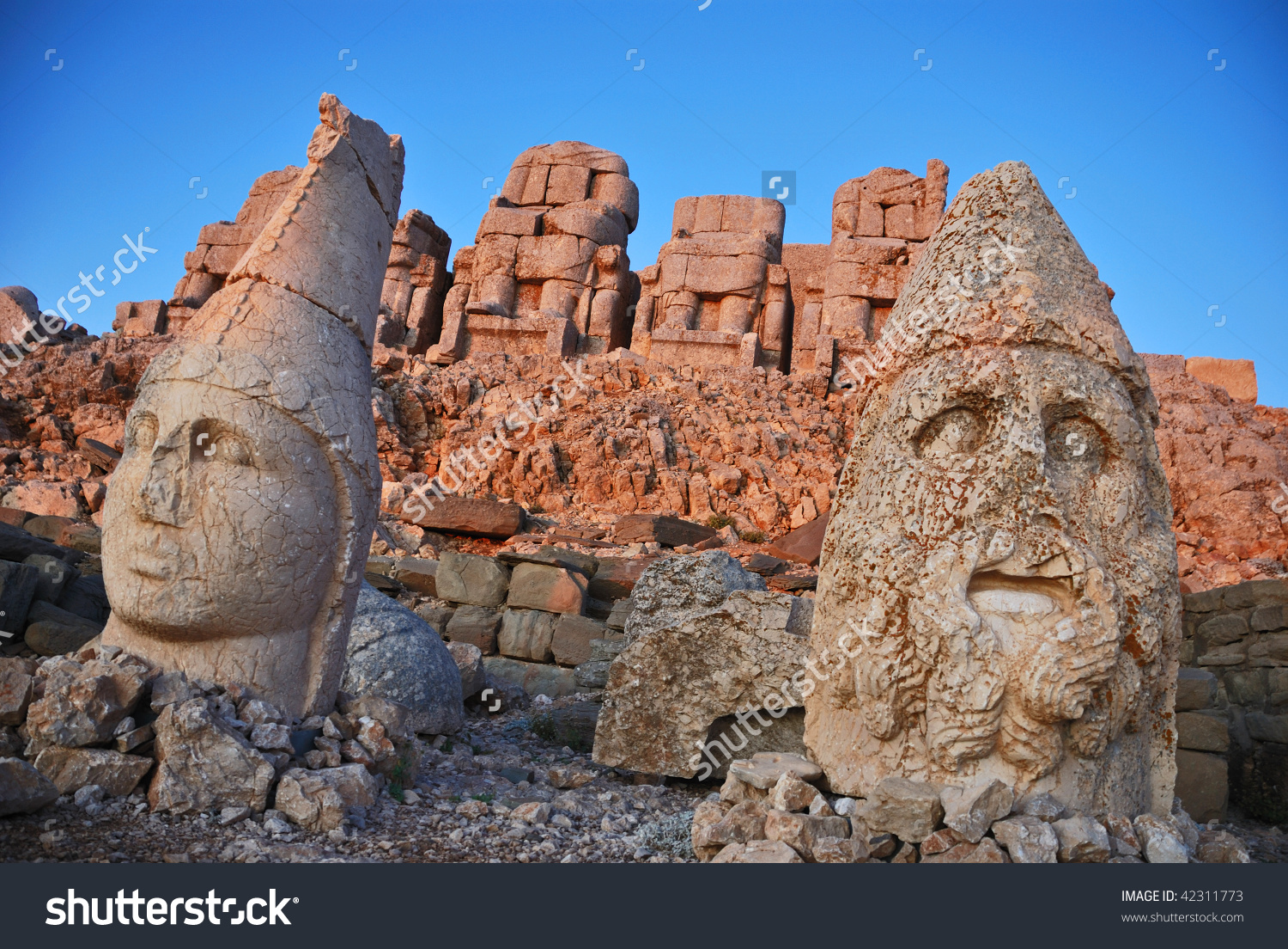 Colossal Statues Nemrut Dagi Stock Photo 42311773 : Shutterstock.