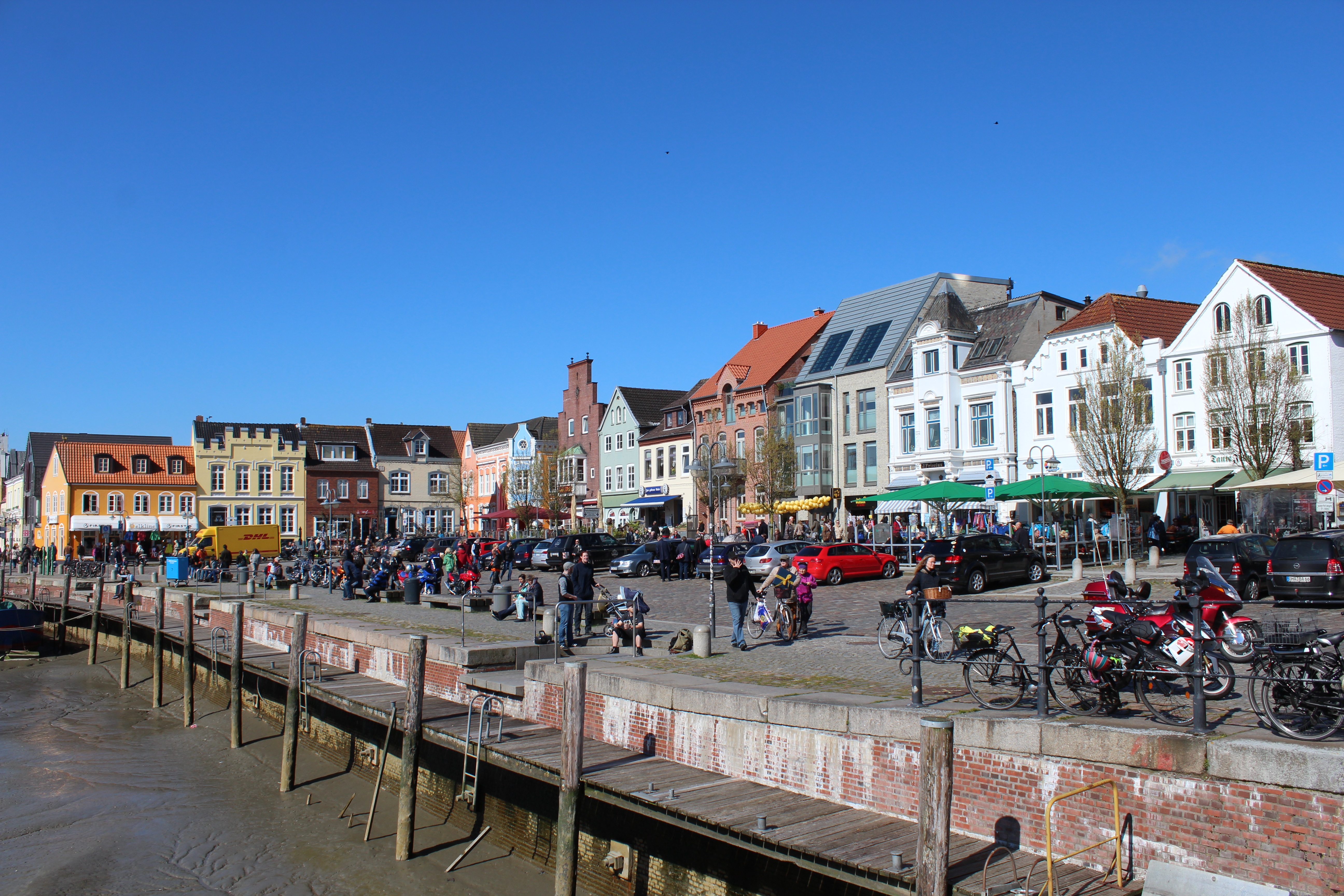 Husum norddeutschand north sea embankment free image.