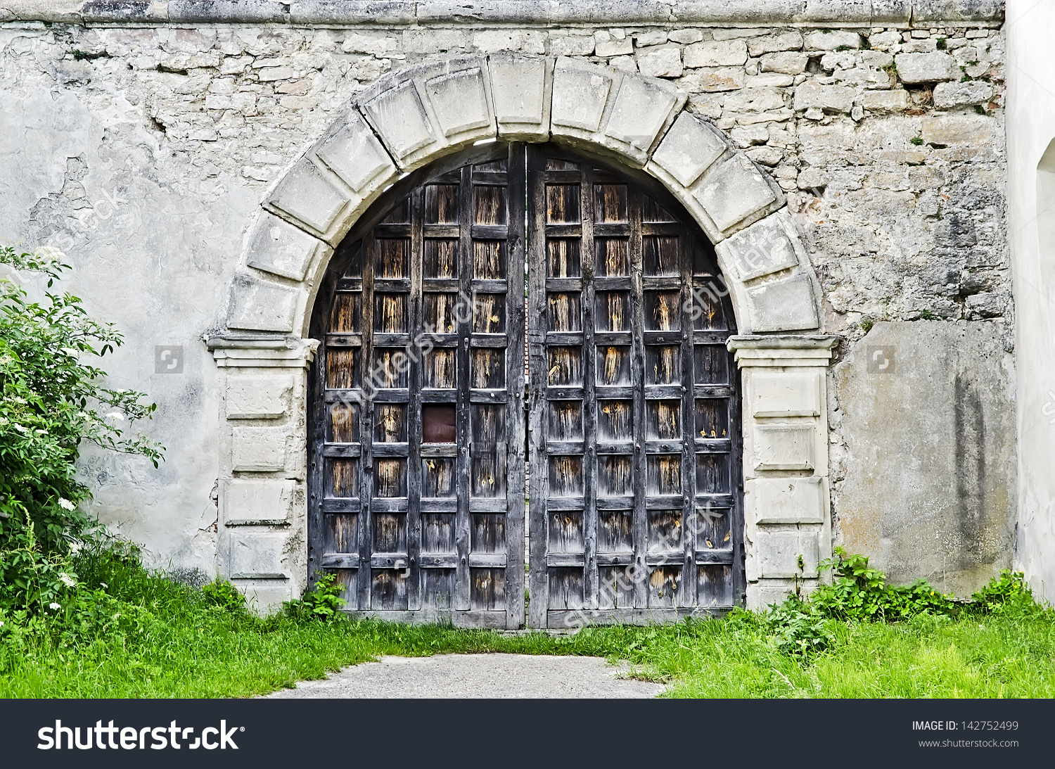 Старинные крепостные ворота
