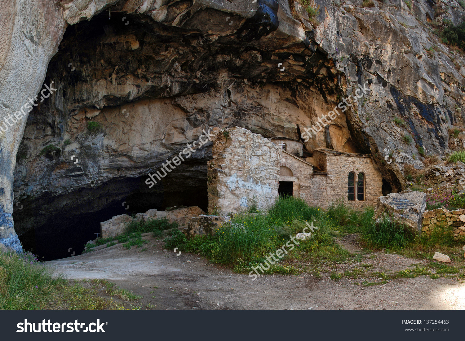 Daveli Cave Penteli Stock Photo 137254463 : Shutterstock.