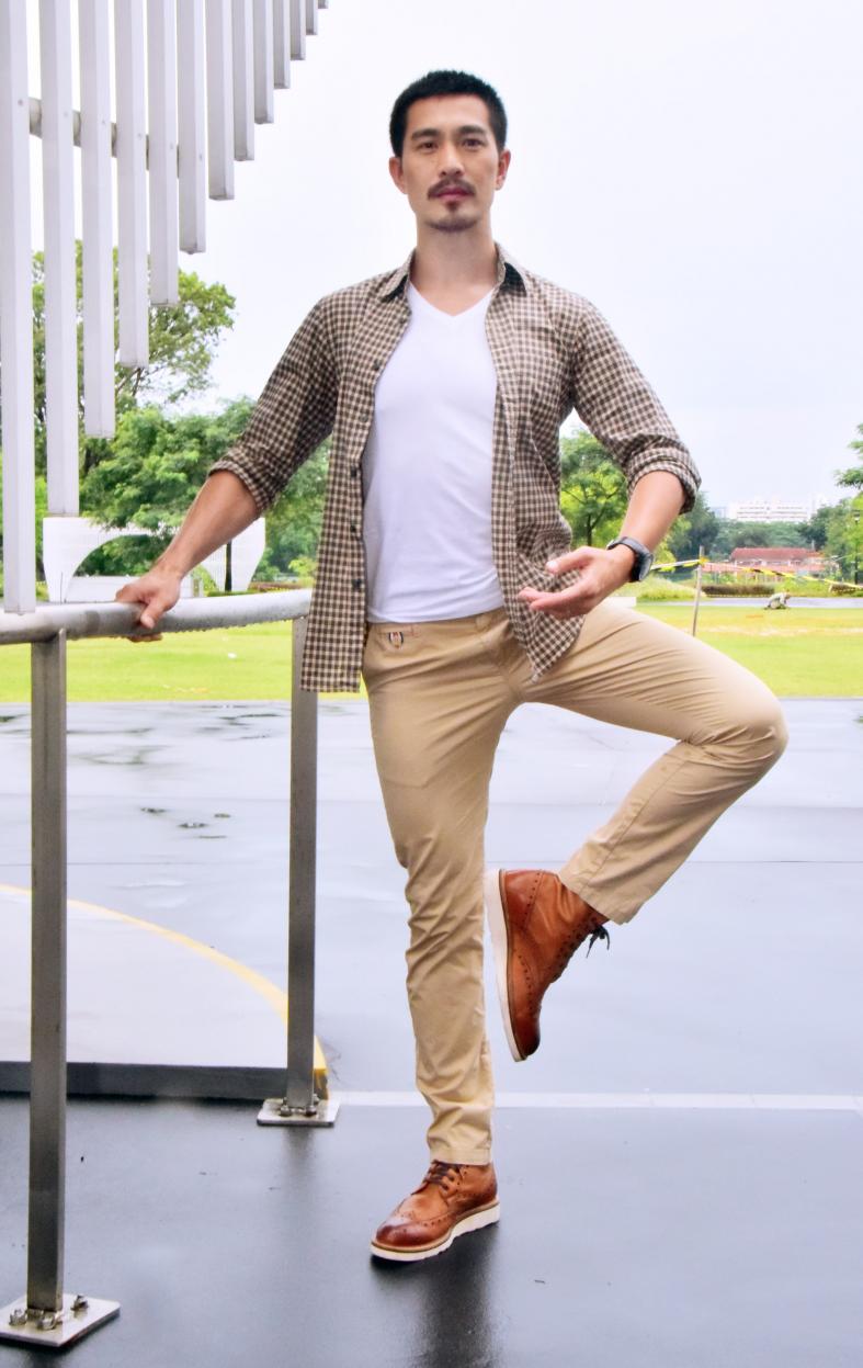 Pierre Png having a ballet of a time, Latest Singapore News.