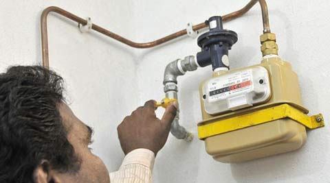 Gujarat Govt cuts rates of piped natural gas by Rs 5.