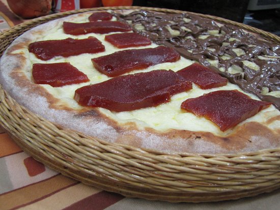 Pizza Doce.