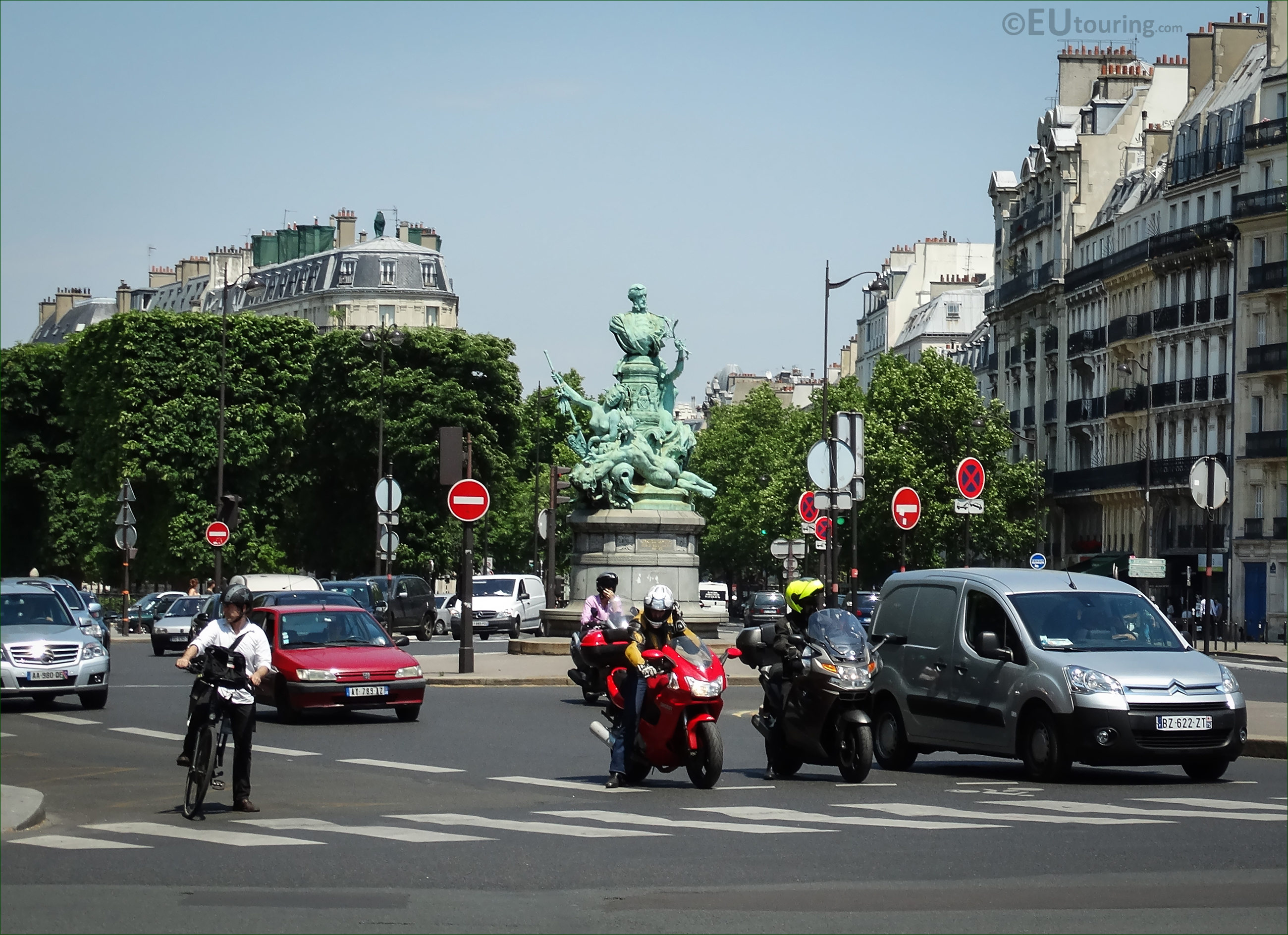 Photos of Francois Garnier monument in Paris by D Puech.