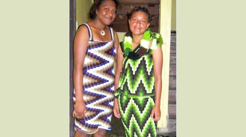 Madang students promote bilum wear.