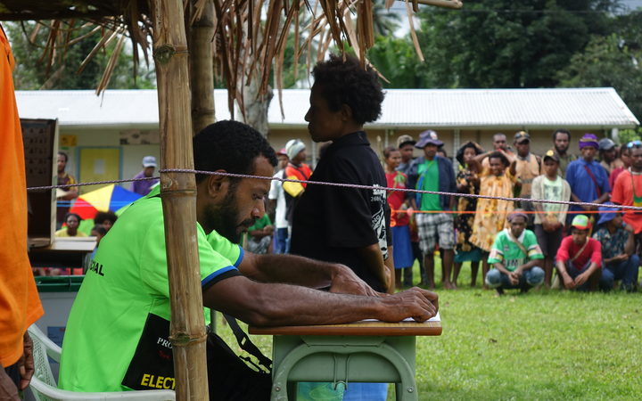 Commonwealth team calls for urgent review of PNG roll.