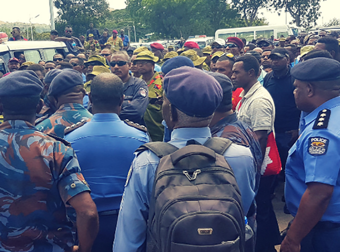 Hundreds of protesting PNG police move in on Parliament over.