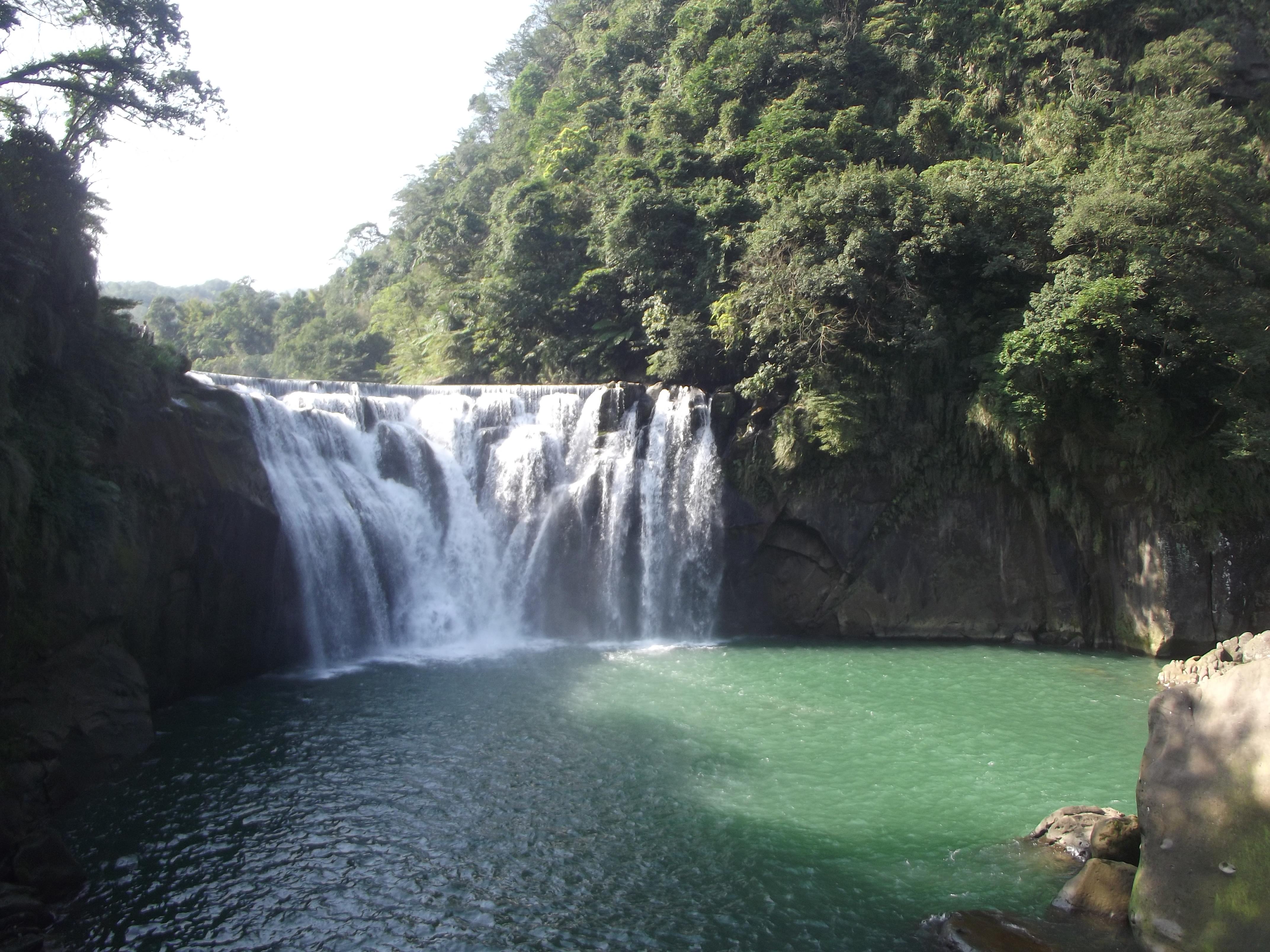 Shifen Waterfall (十分大瀑布).