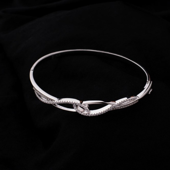 Silver Bracelets Online @Best Price.