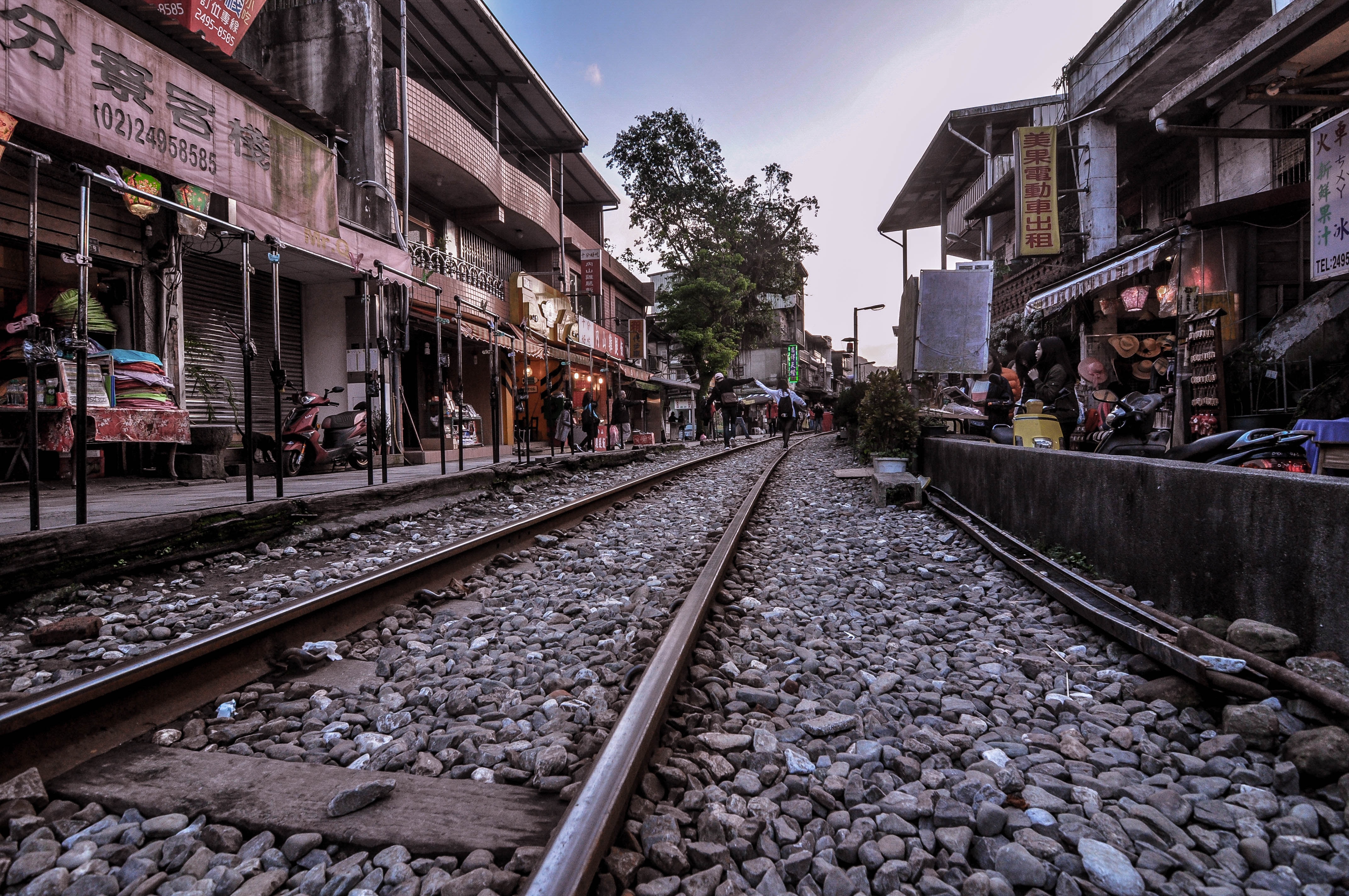 500+ Railway Track Pictures [HD].