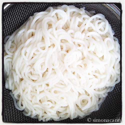 vermicelli di riso fatti in casa / homemade bun rice noodles.
