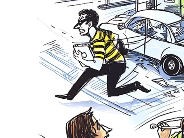 Mumbai: Man snatches chain, swallows it, denies robbery when.