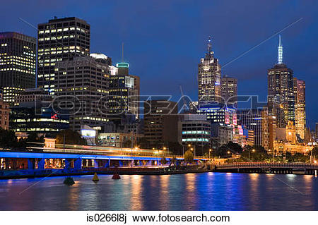 Stock Photo of The yarra river and melbourne skyline is0266l8j.